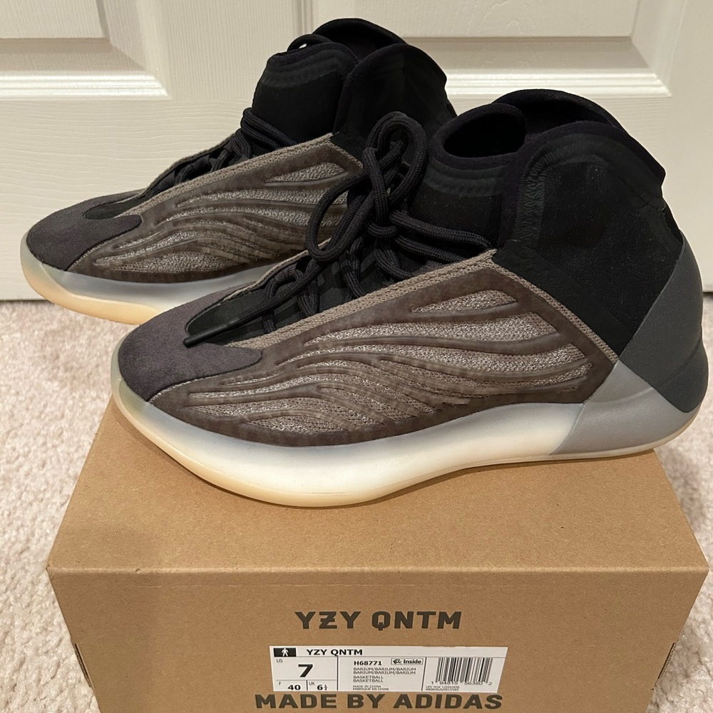 Adidas Yeezy Quantum basketball sneaker